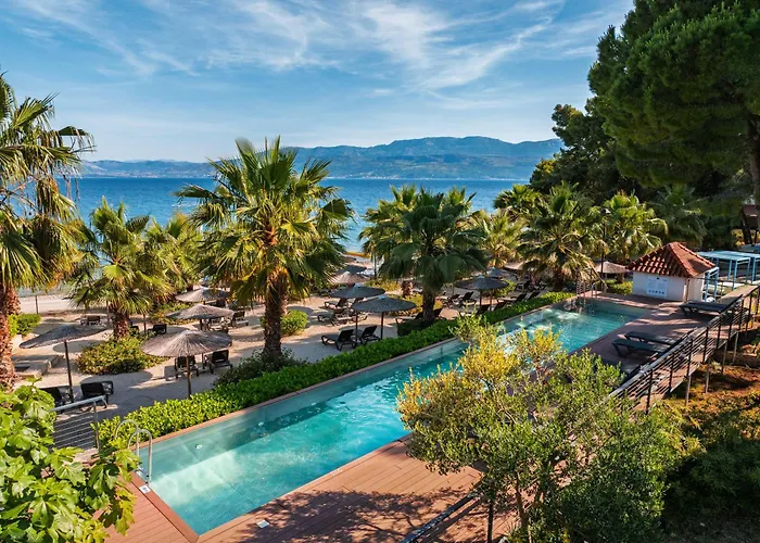 Waterman Svpetrvs Resort 4*